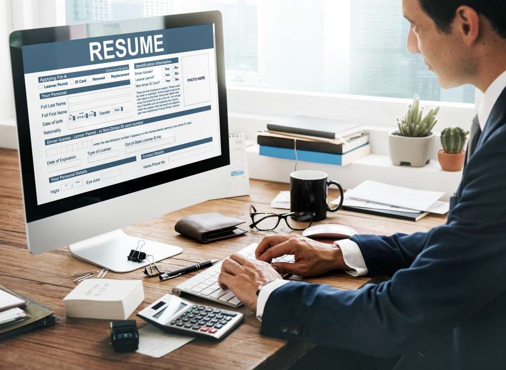 Read more about the article Expert Advice: 10 Resume Tips Every Fresher Should Know